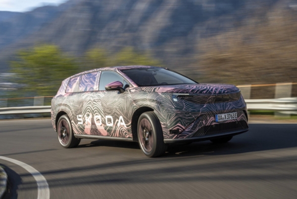 Электрокроссовер Skoda Peaq показали в камуфляже Электрокроссовер Skoda Peaq показали в камуфляже