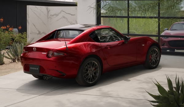 Родстер Mazda MX-5 подвергся небольшому обновлению Родстер Mazda MX-5 подвергся небольшому обновлению