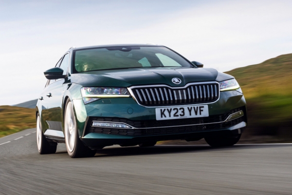Заключительный акт: 480-сильный универсал Skoda Superb Заключительный акт: 480-сильный универсал Skoda Superb