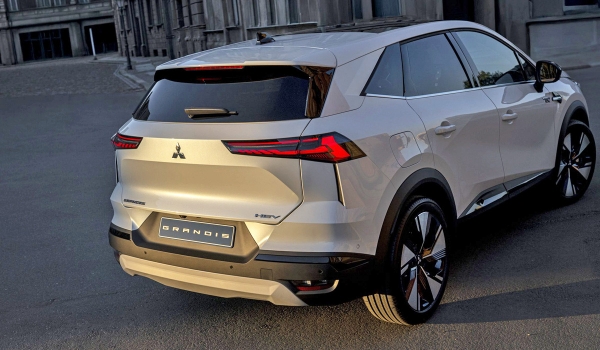 Mitsubishi Grandis возрожден: теперь это кроссовер для Европы