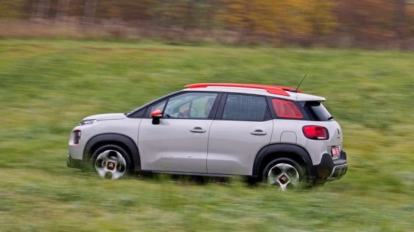 Мокнем в поле с кроссоверами Kia Soul и Citroen C3 Aircross Мокнем в поле с кроссоверами Kia Soul и Citroen C3 Aircross