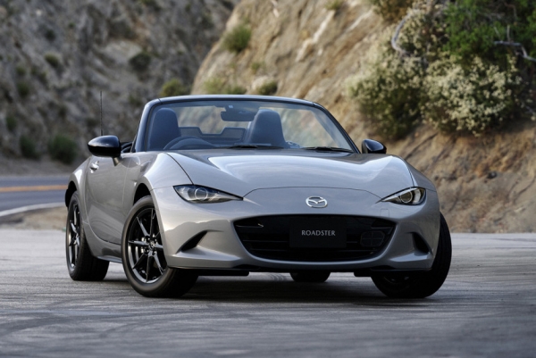 Родстер Mazda MX-5 подвергся небольшому обновлению Родстер Mazda MX-5 подвергся небольшому обновлению