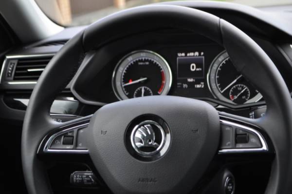 Skoda SuperB Combi: семейные ценности и никакого хулиганства 