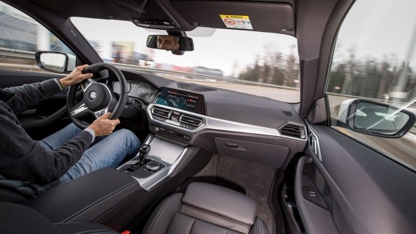 Машем из Infiniti Q60 вдогонку заднеприводному BMW 420d