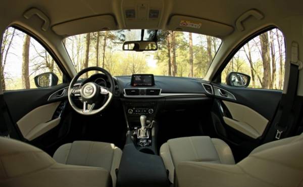 Тест-драйв Mazda 3: Луноликая Тест-драйв Mazda 3: Луноликая