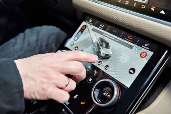 Тест-драйв Jaguar E-Pace: Кот у ворот Тест-драйв Jaguar E-Pace: Кот у ворот