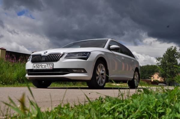 Skoda SuperB Combi: семейные ценности и никакого хулиганства 
