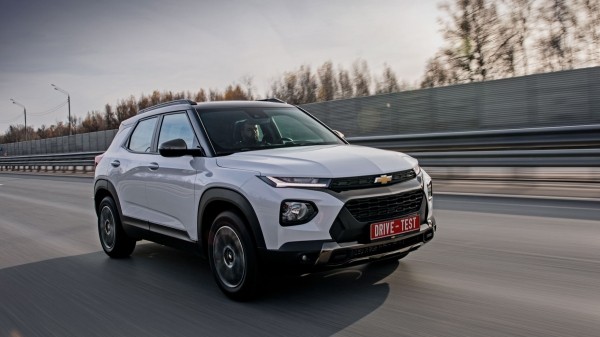 Ставим Volkswagen Taos на пути компакта Chevrolet Trailblazer Ставим Volkswagen Taos на пути компакта Chevrolet Trailblazer