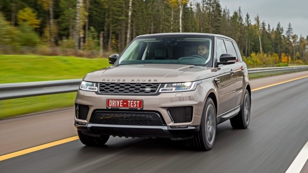 Заправляем дизелем Range Rover Sport D250 для встречи с BMW X5 Заправляем дизелем Range Rover Sport D250 для встречи с BMW X5