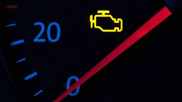 Российским автолюбителям рассказали о значении индикаторов на приборной панели автомобиля