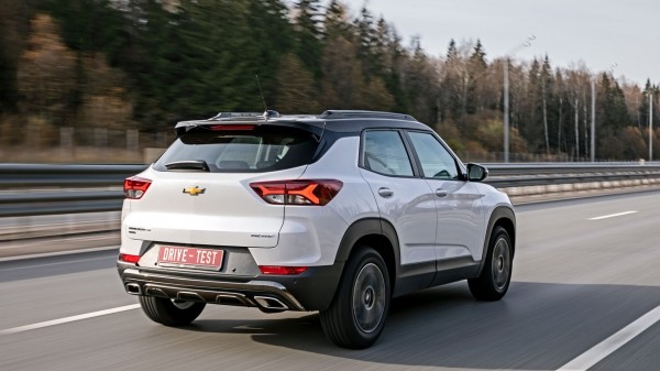 Ставим Volkswagen Taos на пути компакта Chevrolet Trailblazer Ставим Volkswagen Taos на пути компакта Chevrolet Trailblazer