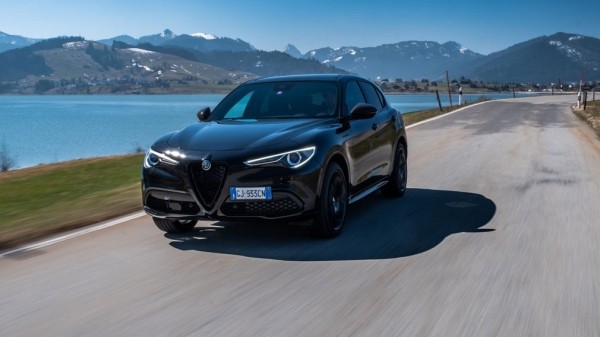 Alfa Romeo Stelvio и Giulia получили «драйверскую» версию Estrema Alfa Romeo Stelvio и Giulia получили «драйверскую» версию Estrema