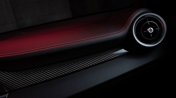 Alfa Romeo Stelvio и Giulia получили «драйверскую» версию Estrema Alfa Romeo Stelvio и Giulia получили «драйверскую» версию Estrema