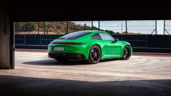 Получаем Porsche 992 c «механикой» в виде 911-го GTS Получаем Porsche 992 c «механикой» в виде 911-го GTS