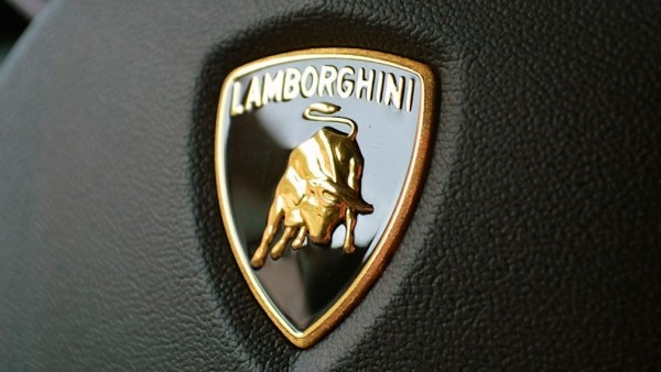 Названы пять самых странных правил для сотрудников Lamborghini Названы пять самых странных правил для сотрудников Lamborghini