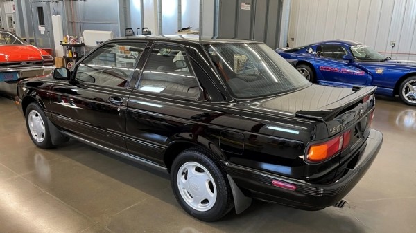 На продажу выставили 30-летний Nissan Sentra с пробегом всего 716 километров На продажу выставили 30-летний Nissan Sentra с пробегом всего 716 километров