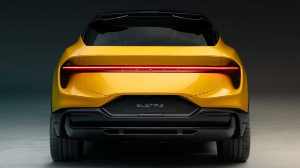 Компания Lotus представила первый в своей истории серийный кроссовер Lotus Eletre 2023 года Компания Lotus представила первый в своей истории серийный кроссовер Lotus Eletre 2023 года