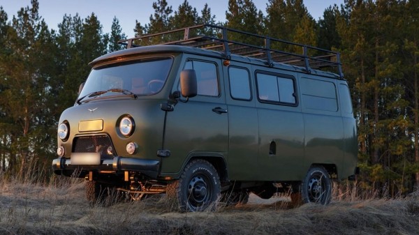 Автор Carview испытал два редких автомобиля из РФ, которые продаются в Японии в 2022 году