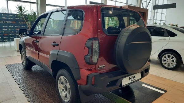 Автоконцерн АВТОВАЗ отзывает в РФ 593 внедорожника LADA Niva Travel