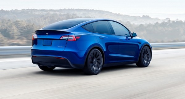 Tesla отзывает свои электрокары из-за проблем с резервной камерой Tesla отзывает свои электрокары из-за проблем с резервной камерой