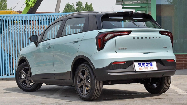 Появились «живые» фотографии самого бюджетного электрокара Geely Появились «живые» фотографии самого бюджетного электрокара Geely