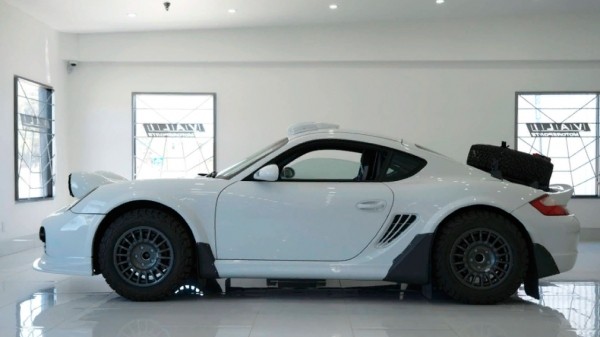 На продажу выставили внедорожный Porsche Cayman S