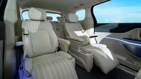 На китайском рынке дебютировал роскошный электрический минивэн Voyah Dreamer