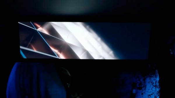 На официальном снимке частично рассекречен интерьер новой BMW 7 серии На официальном снимке частично рассекречен интерьер новой BMW 7 серии