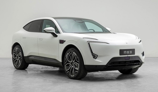 Четырехдверный кроссовер Avatar 011: серийная версия