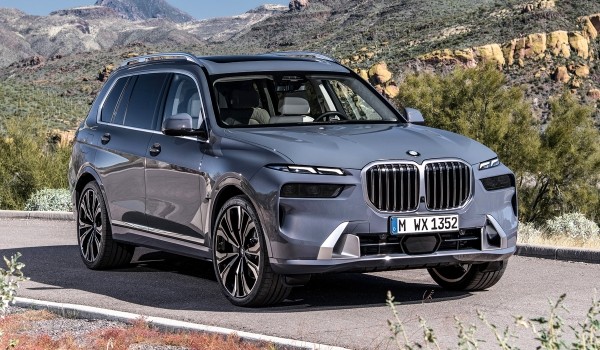 Рестайлинговый BMW X7 показал новое лицо марки