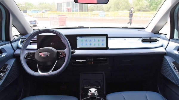 Появились «живые» фотографии самого бюджетного электрокара Geely Появились «живые» фотографии самого бюджетного электрокара Geely