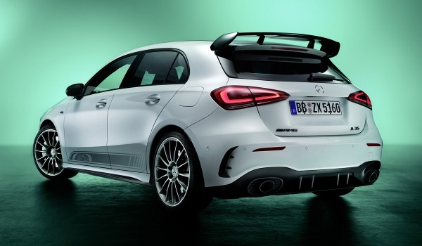 Модели Mercedes-AMG A 35 и CLA 35 подключились к юбилею AMG Модели Mercedes-AMG A 35 и CLA 35 подключились к юбилею AMG