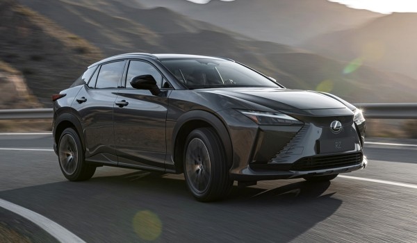 Кроссовер Lexus RZ 450e открыл гамму электромобилей