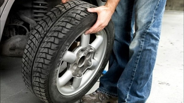 Автоэксперт Алексей Ревин перечислил водителям в РФ 8 ошибок при смене зимней резины на летнюю Автоэксперт Алексей Ревин перечислил водителям в РФ 8 ошибок при смене зимней резины на летнюю