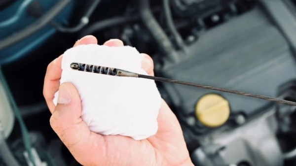 Пять мифов про уровень масла в двигателе Пять мифов про уровень масла в двигателе