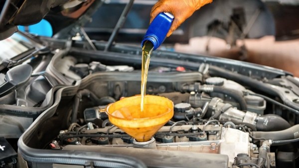 Автоэксперты рассказали, можно ли перейти на российское моторное масло на иномарках Автоэксперты рассказали, можно ли перейти на российское моторное масло на иномарках