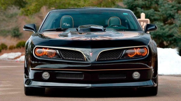 На продажу выставлен один из 15 существующих спорткаров Camaro SS Trans Am Hurst Edition