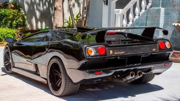 На продажу выставили реплику Lamborghini, построенную на базе культовой Honda На продажу выставили реплику Lamborghini, построенную на базе культовой Honda