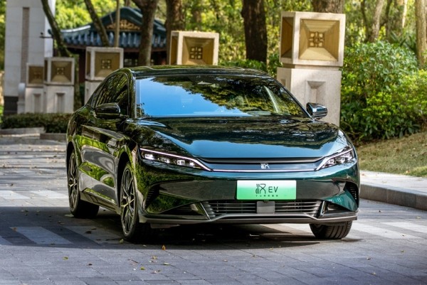 BYD отказался от бензиновых машин и обновил седан Han EV