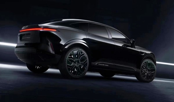 Четырехдверный кроссовер Avatar 011: серийная версия