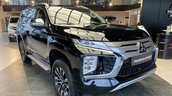 Компания Mitsubishi приостановила поставки и выпуск автомобилей в России