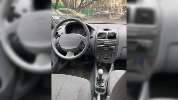 В РФ продают новый Hyundai Accent 2005 года выпуска за 590 тысяч рублей