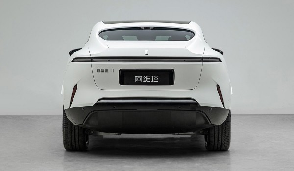 Четырехдверный кроссовер Avatar 011: серийная версия