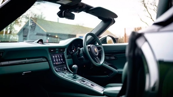 Компания Porsche показала зелёный 911 Speedster, вдохновлённый Вольфгангом Порше