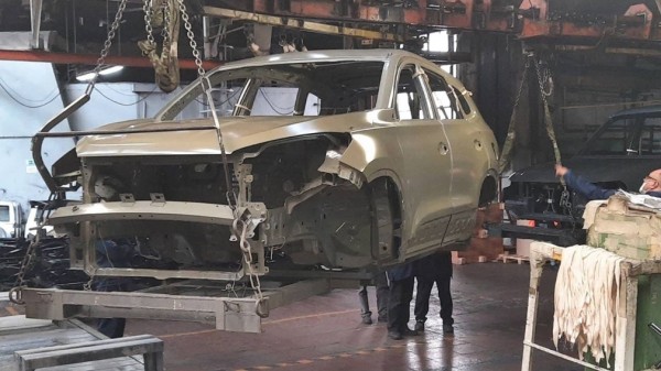 На конвейере УАЗа заметили кроссовер Chery Tiggo 8