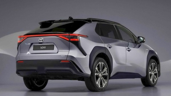 Компания Toyota готовится к запуску продаж электрического кроссовера bZ4X в Европе