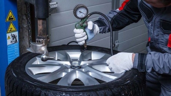 Автоэксперт Алексей Ревин перечислил водителям в РФ 8 ошибок при смене зимней резины на летнюю Автоэксперт Алексей Ревин перечислил водителям в РФ 8 ошибок при смене зимней резины на летнюю