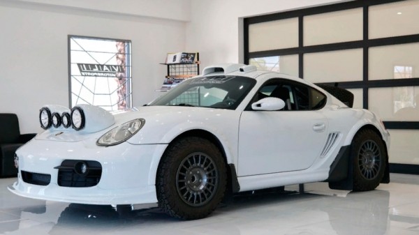 На продажу выставили внедорожный Porsche Cayman S