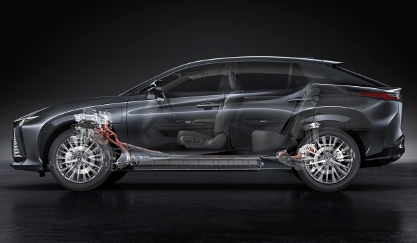 Кроссовер Lexus RZ 450e открыл гамму электромобилей