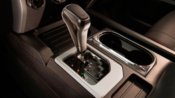 Водителям в РФ разъяснили, как и когда нужно менять масло в автоматической КПП Водителям в РФ разъяснили, как и когда нужно менять масло в автоматической КПП